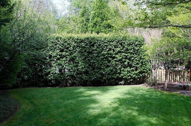 Photo - Traditional 4-Bedroom Home Near Microsoft ...