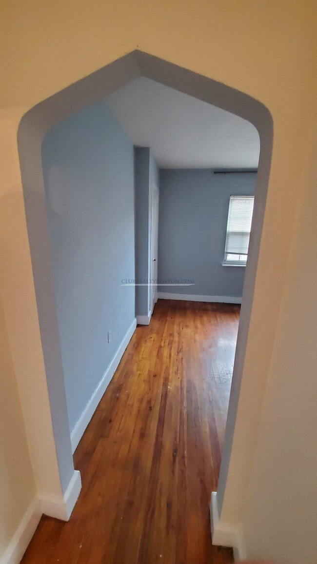 Building Photo - 22 Beechcroft St