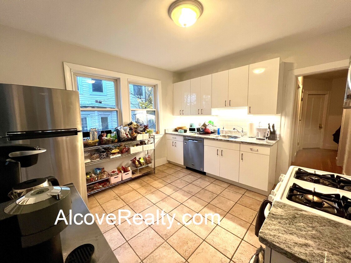 69 Raymond Ave Unit 3, Somerville, MA 02144 Apartments in Somerville