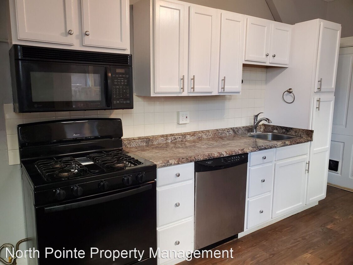 Foto principal - 5 br, 1.5 bath House - 137 Coral St.