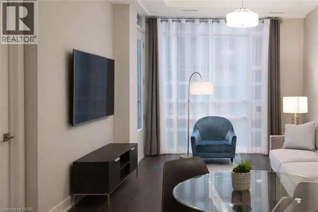 Photo du bâtiment - 150 Main St W