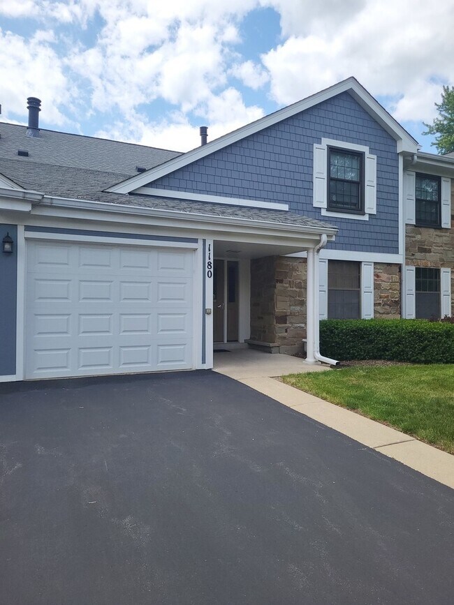 Foto del edificio - 1180 Silverwood Ct