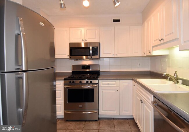 Foto del edificio - 429 N St SW