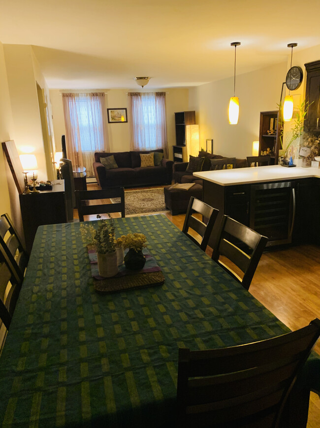 Dining area - 119 Willow St