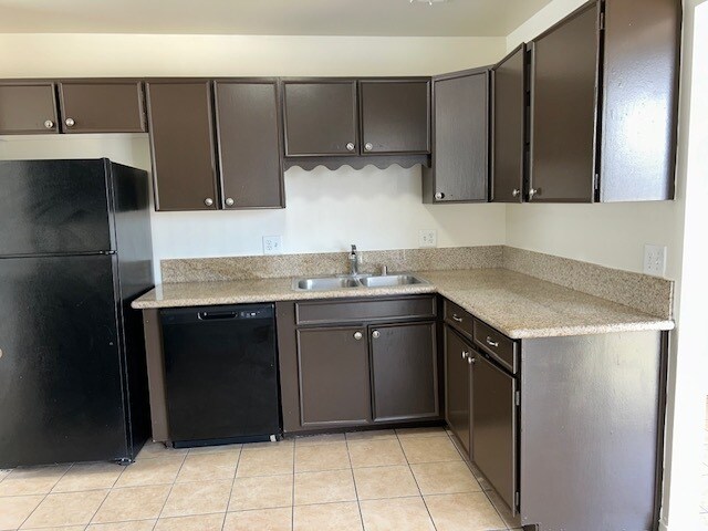 Building Photo - 5444 Consul Ave