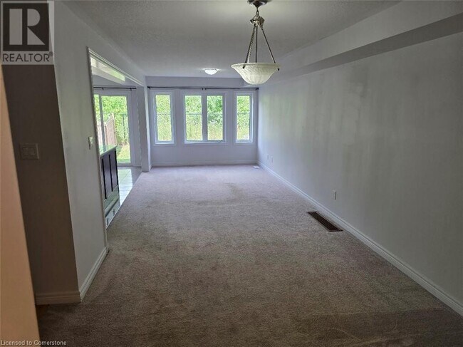 Building Photo - 570 Linden Dr