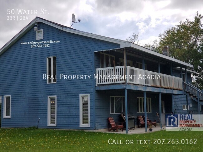 Building Photo - Spacious Home on Piscataquis River with Be...