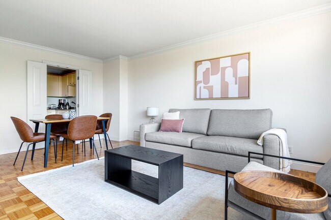 Foto del edificio - 221 Massachusetts Ave