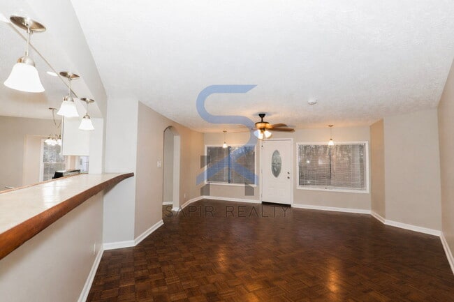 Photo - 2018 Pryor Rd SW Apartment