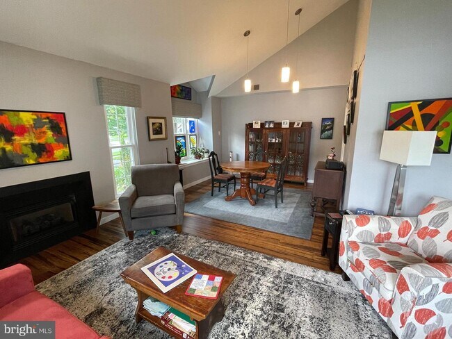 Foto del edificio - 272 Wood Stream Ct