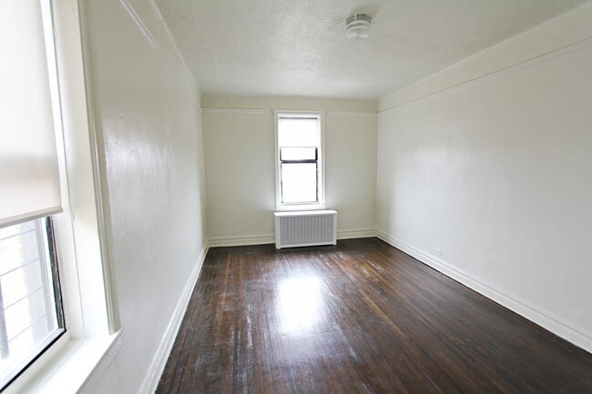 Building Photo - 75 W Mosholu Pkwy N