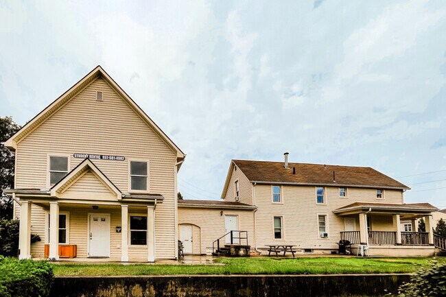 Building Photo - 222 Stonemill Rd