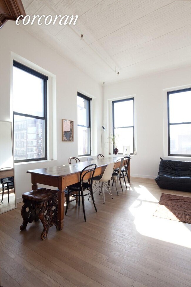 Building Photo - 215 Bowery