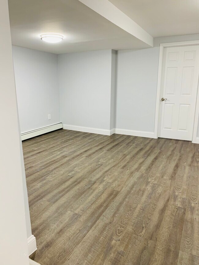 Building Photo - 2118 Grand Ave