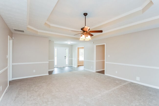 Building Photo - 491 Freedom Dr