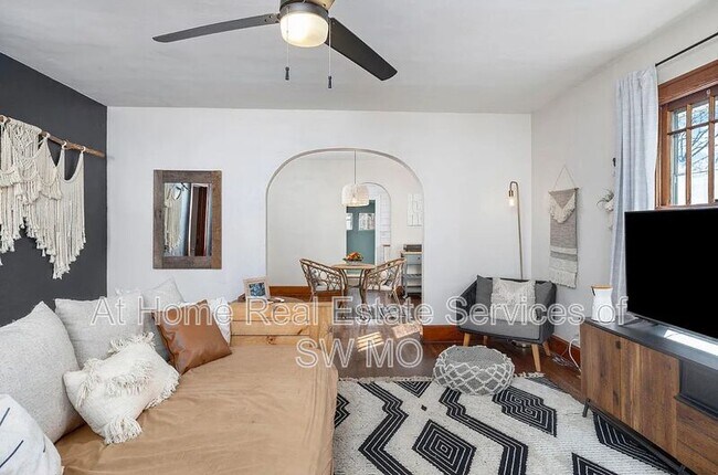 Foto del edificio - 314 N Main St