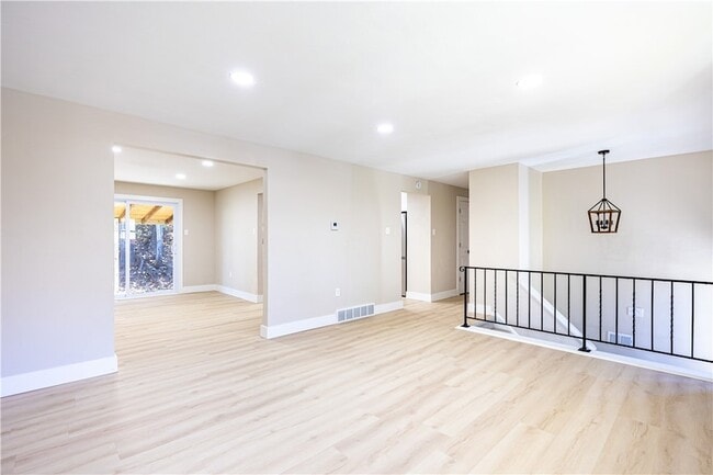 Building Photo - 476 Fielding Dr