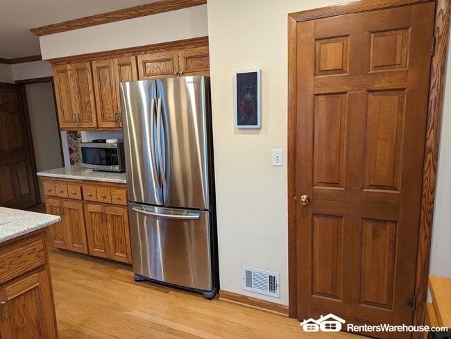 Foto del edificio - 8861 Greenhill Ln