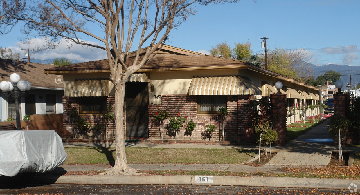 Foto del edificio - 361 School Rd