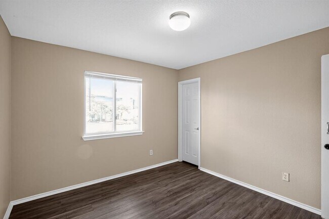 Foto del edificio - 1516 Anise Dr