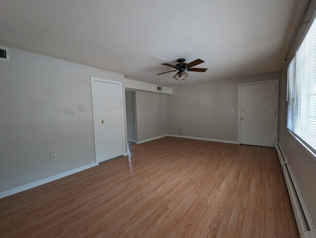Foto del edificio - 4 Loveland Hill Rd