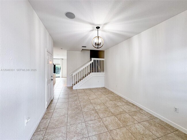 Foto del edificio - 3740 NE 3rd Ct