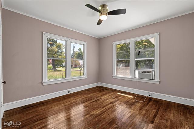 Building Photo - 202 E Elmwood St
