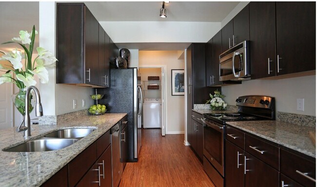 Foto del edificio - 22631 Colonial Pkwy