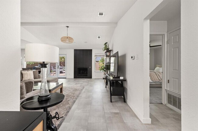Foto del edificio - 8000 Treehouse Ln