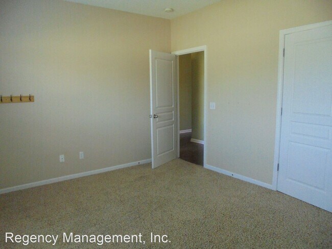 Building Photo - 3 br, 2 bath House - 116 Hall Hill Court