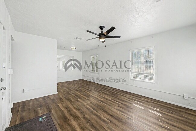 Foto del edificio - 2401 W Monroe St