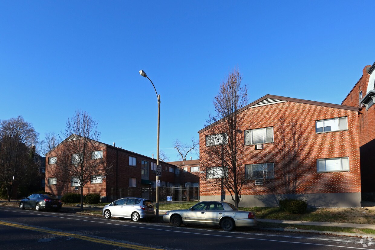 Building Photo - Reservoir Square Apartments