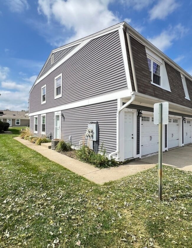 Building Photo - 358 Farmingdale Cir