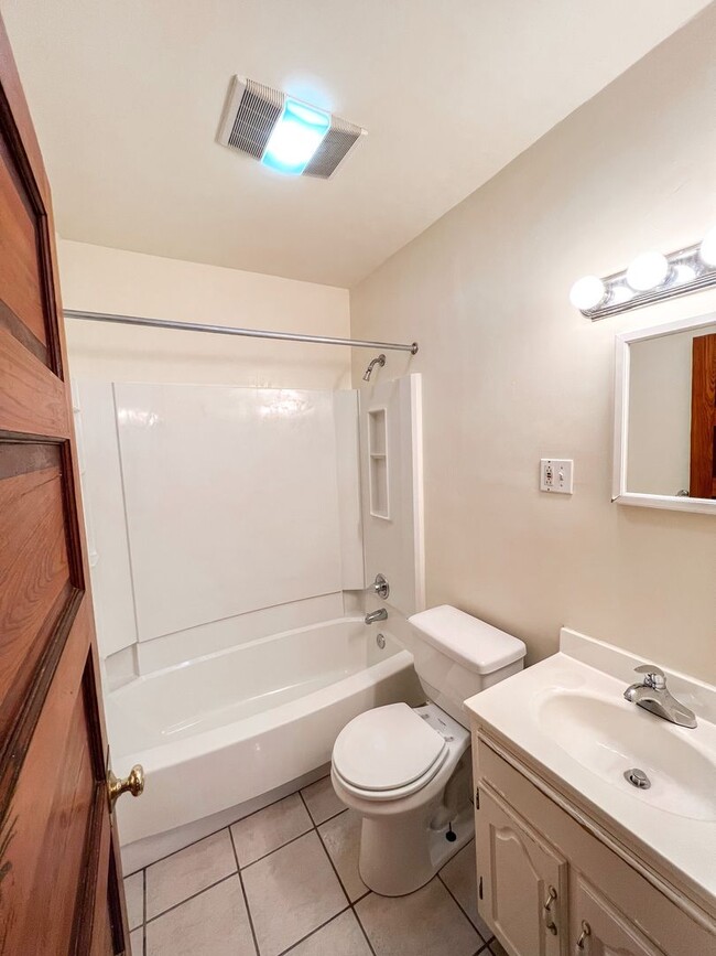 Photo - 208 King St Apartment