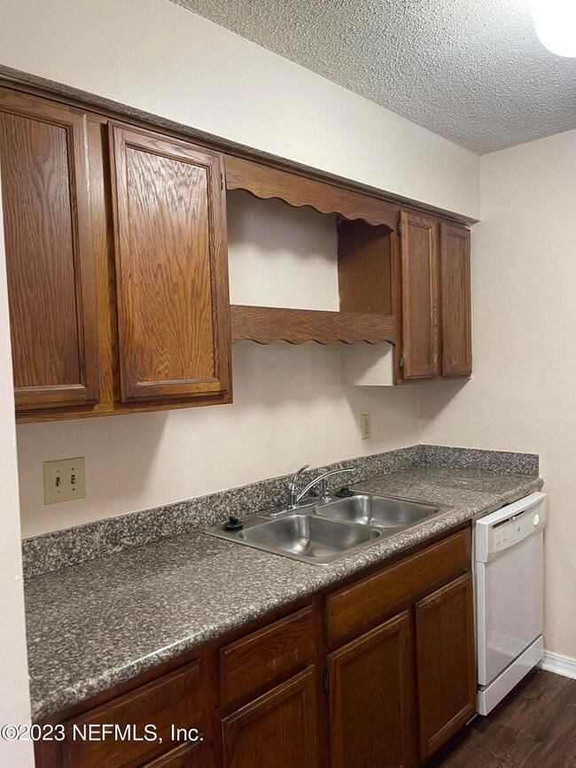 Building Photo - 456 Crabapple Ct