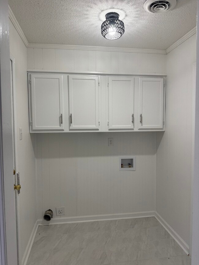 Foto del edificio - 7929 Steven Franklin Dr