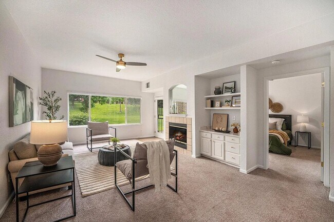 Foto del edificio - Enjoy modern living in this 3/2 condo. Great location, pool, clubhouse and fitness center