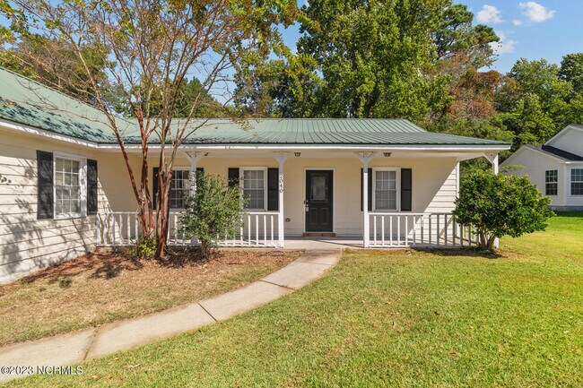 Building Photo - 2040 Hunters Ridge Dr