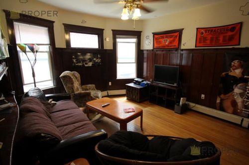 Building Photo - 35 Long Ave