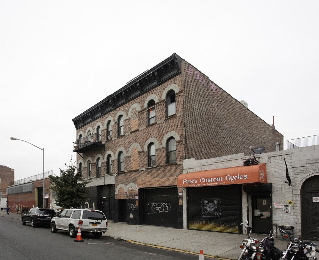 Primary Photo - 13-15 Thames St