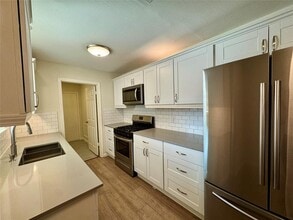 Building Photo - 9501 Quail Ct