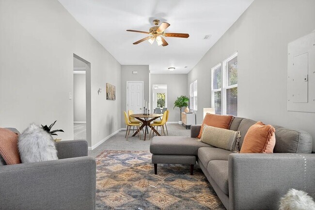 Foto del edificio - 830 Westwood Ave