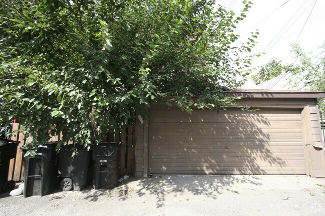 Foto del edificio - 2451 S Saint Louis Ave