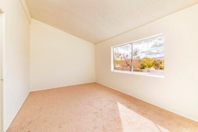 Building Photo - 55889 Santa Fe Trail