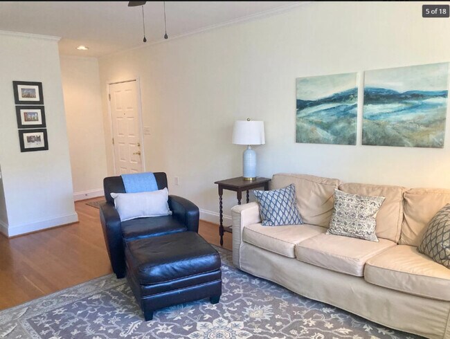 Foto del edificio - 36 E Lock Ln