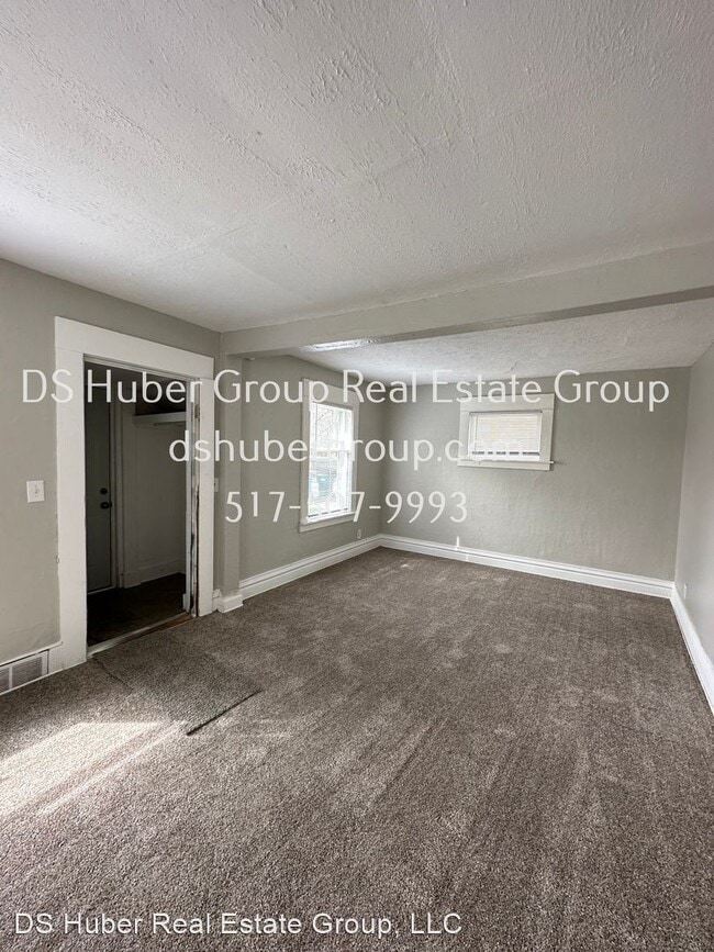 Building Photo - 3 br, 1 bath House - 1330 Roosevelt Ave