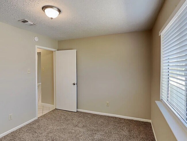 Foto del edificio - 6610 Bellfield Manor Ln
