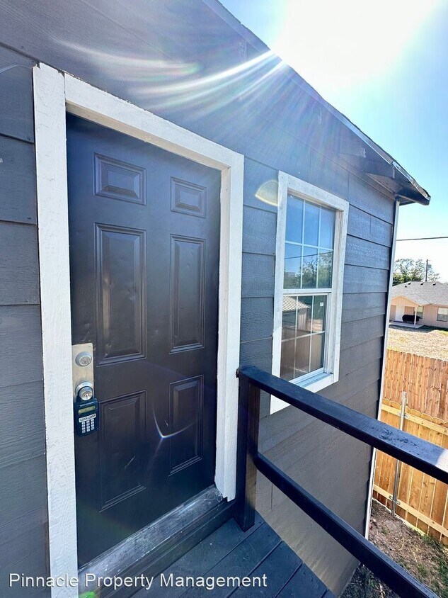 Primary Photo - 1 br, 1 bath House - 715 E Harris