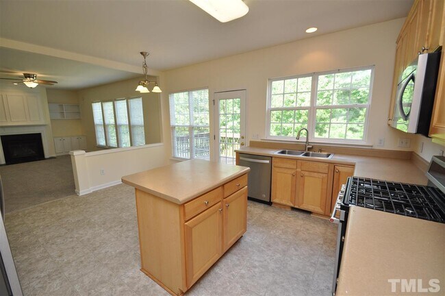 Building Photo - 7826 Clover Creek Ct