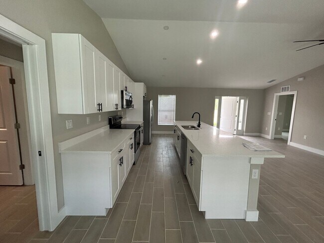 Foto del edificio - New construction 4/3  off Gator Circle